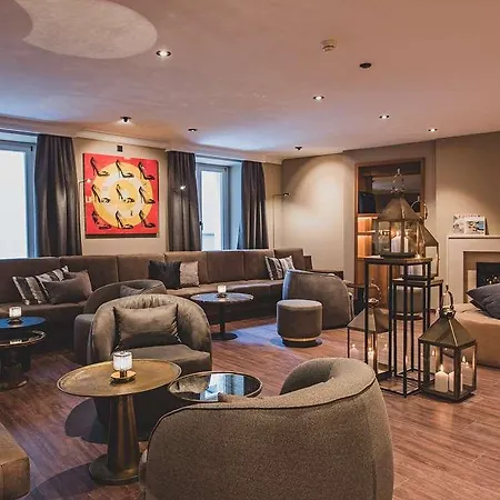Art Boutique Monopol 4*