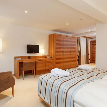 Hotell Art Boutique Monopol 4*