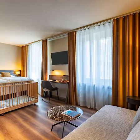 Hotell Art Boutique Monopol 4*